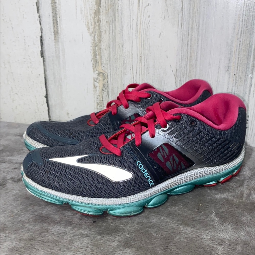 Women's Brooks PureCadence Running Shoes Size 6